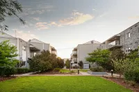 Airport Apartments by Vetroblu