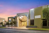 Stay at Alice Springs Hotel Hotels in 