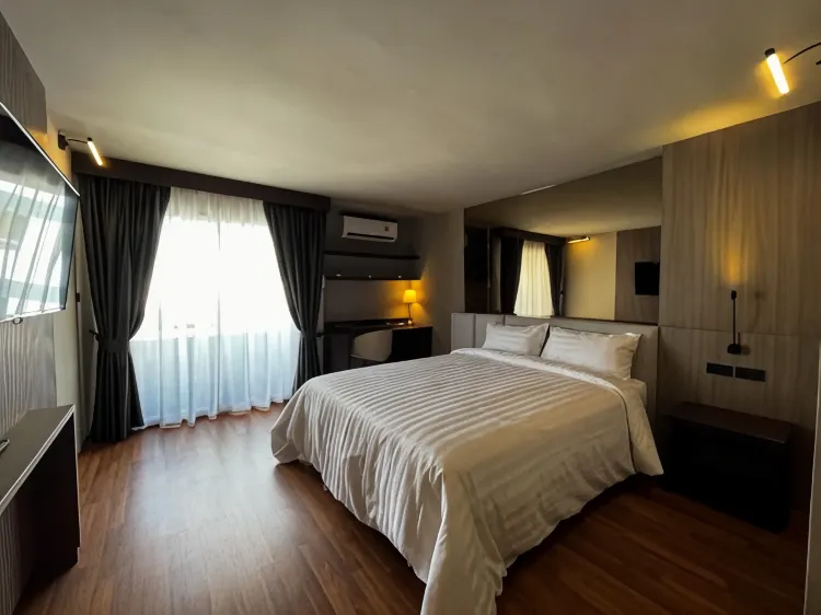 ห้องดีลักซ์เดี่ยว 2 เตียงแฝด ปลอดบุหรี่ พร้อมวิวเมือง