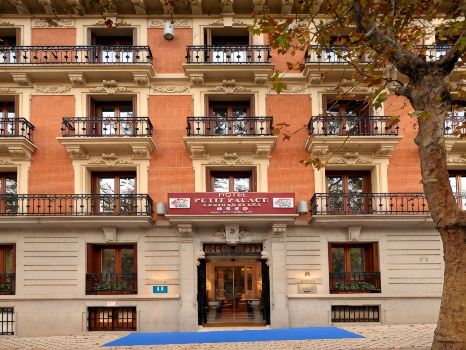 Petit Palace Lealtad Plaza