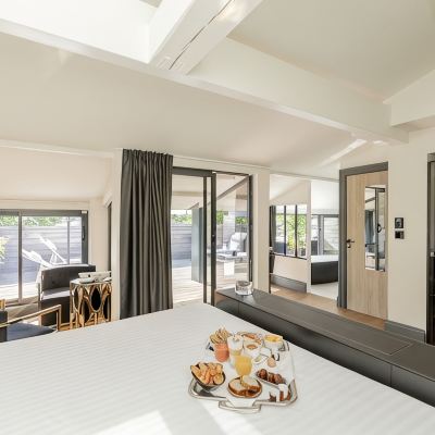 Montaigne Suite Le Palais Gallien Hotel Promo Code