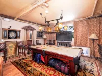 Sleeps 10 - Private house with 110’ of Deep Water Dockage, Pool, Hot Tub & more!