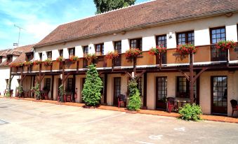 LOGIS Hôtel & Restaurant Le Soleil D'or - Housity