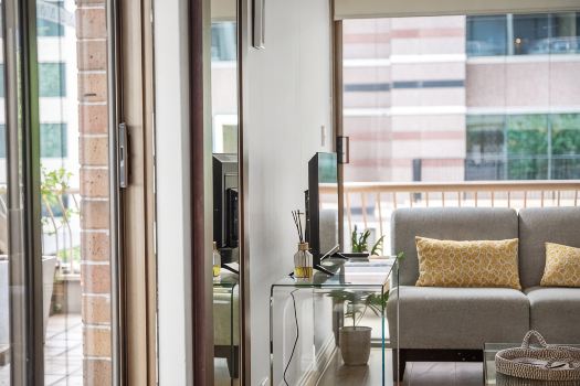 Private & airy flat in the heart of Sydney