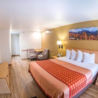 Standard Queen Room Glenwood Springs Cedar Lodge Promo Code