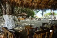 Nomad Beach House - Hostel