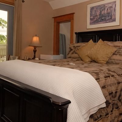 The Master's Room Phoenix House B&B Promo Code