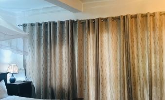 Hollandia Hotel - Housity