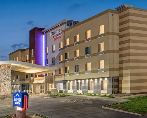 Fairfield Inn & Suites Detroit Canton Hotels in Canton