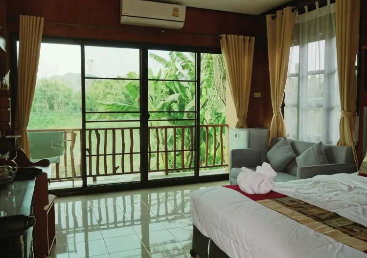 ห้องดีลักซ์ เตียงใหญ่ 1 เตียง