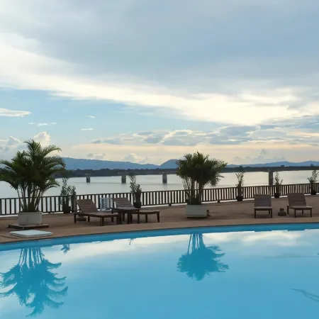 Arawan Riverside Hotel Отели в г. Паксе