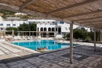 Armadoros Hotel / Ios Backpackers