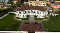 Les Jardins de René Hotel a 