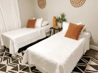 Modern 4 Bedroom Home Hotels in Fallon