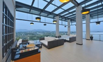 Whiz Prime Hotel Khatib Sulaiman Padang - Housity