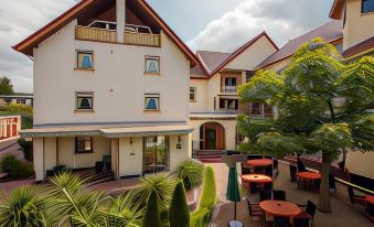 Hotel Pfaffenhofen - Housity