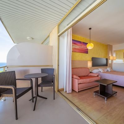 Comfort Room Hotel Blaumar Promo Code