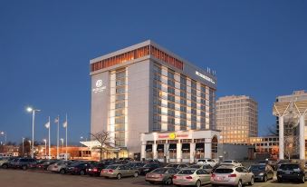 DoubleTree by Hilton Hotel and Conference Center Chicago North Shore - Housity
