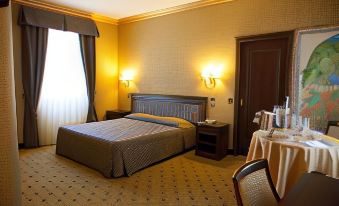 Hotel Don Carlo - Housity