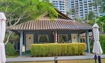 Let's Hyde Pattaya Resort & Villas - Pool Cabanas