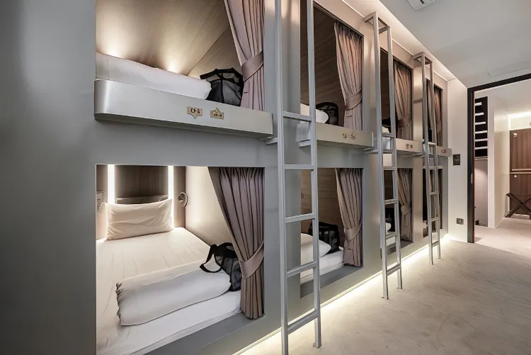ห้องพักรวมสำหรับชายหญิง 10 เตียง