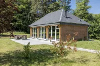 Forest cottage on quiet estate. Close to Pairi Daiza Shape Google Jurbise - Mons  otelleri