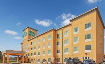 La Quinta Inn & Suites by Wyndham Dickinson