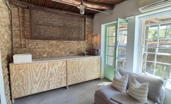 The Karoo Moon Motel - Housity
