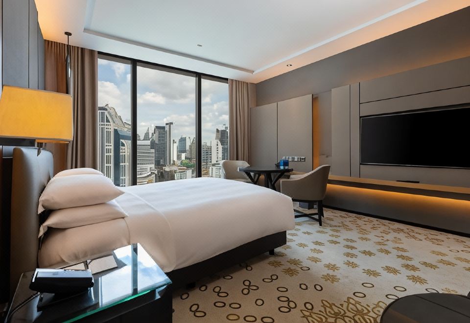 Hyatt Regency Bangkok Sukhumvit1 King Bed Club Access Deluxe