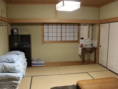 Awaji Tourist Trophy House Hotele w: 