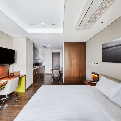 [09:00AM Check Out] Studio Deluxe Double Room Felix by STX Promo Code