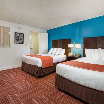 Standard Room, 2 Queen Beds Aikens Lodge Promo Code