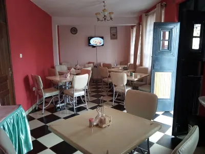 Chrysalis Guest House and Restaurant Hotel a 