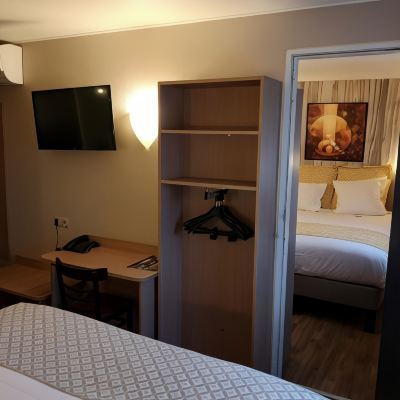 Standard Quadruple Room, 2 Bedrooms (Adjacent)
