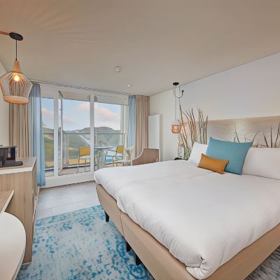 Comfort Double or Twin Room, 1 King Bed, Partial Ocean View