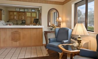 Coastal Inn & Suites
