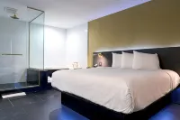 Glen Capri Inn and Suites - Burbank Universal