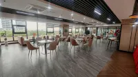 Golden Seagulls Hotel (Free Airport Shuttle Service)