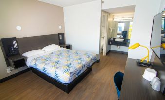 Motel 6 Lantana, FL - Housity