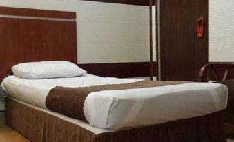 Hotel Markazi Iran - Housity