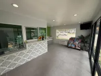 Hi-Way Host Motel