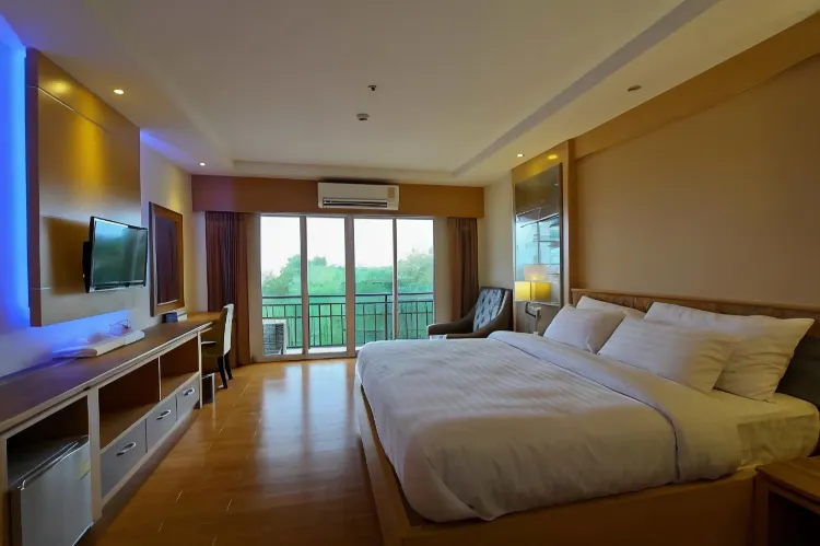 ห้องดีลักซ์ เตียงใหญ่ 1 เตียง