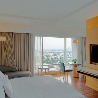 一室公寓特大床套房 - 可使用行政酒廊 奈維拉契裡威斯汀飯店優惠