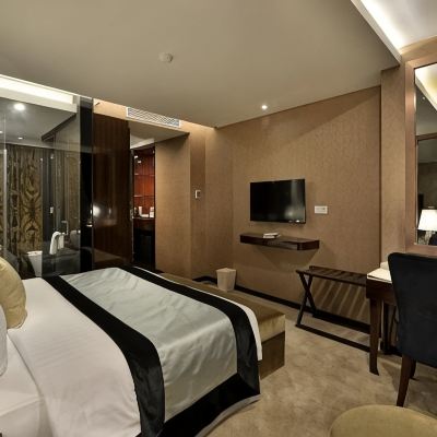 行政特大床房 阿媽羅薩豪華酒店優惠