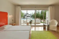 Marina Club Lagos Resort