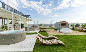 Aqua by American Beech - Adults Only - Housity
