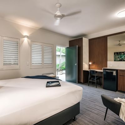 高級酒店房-底樓 棕櫚城度假酒店優惠