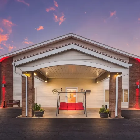 Econo Lodge Inn & Suites Отели в г. Эсканаба