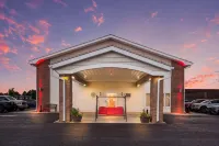 Econo Lodge Inn & Suites