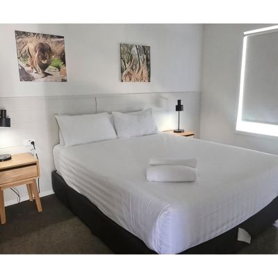 Deluxe 2 Bedroom Access Cabin - Sleeps 5 Discovery Parks - Dubbo Promo Code
